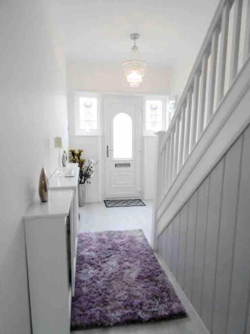 Spacious 4 Bed Rooms, Parking, Garden And Near Parks, Beaches And University Bournemouth Luaran gambar