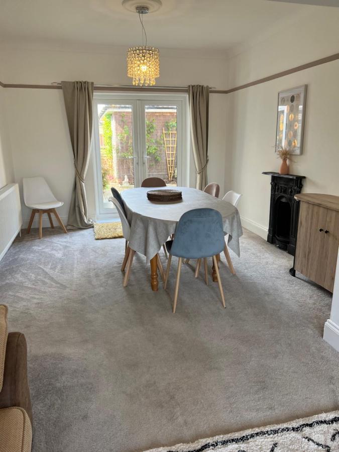Spacious 4 Bed Rooms, Parking, Garden And Near Parks, Beaches And University Bournemouth Luaran gambar